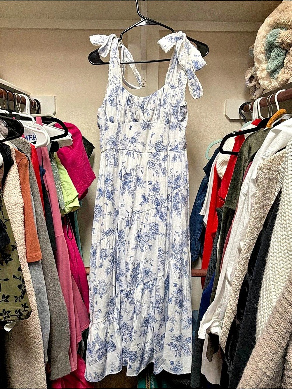 francesca's Floral Maxi Dress in White & Blue Like New